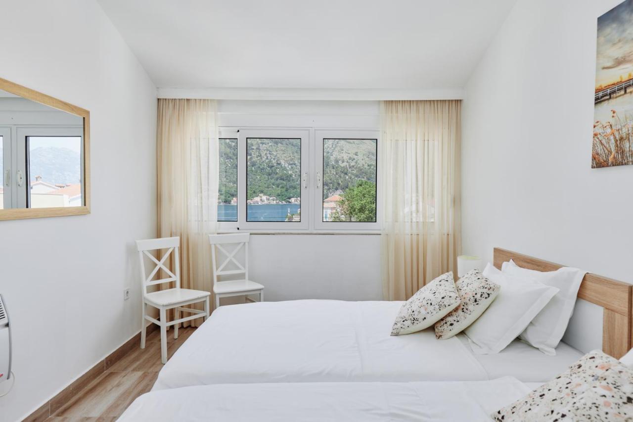 Apartment Plagenti With Sea View 코토르 외부 사진